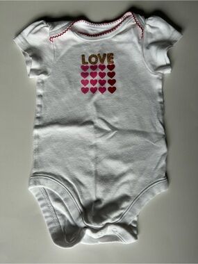 🍼5/$20🍼White Baby One-Piece Bodysuit with Pink & Gold Hearts - LOVE